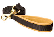 Very comfortable walking dog leash with swivel handle